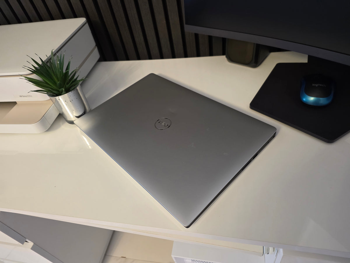 Dell XPS 15 7590 Laptop | Intel Core i7-9750H | 16GB RAM | 512 Ssd | NVIDIA GTX 1650