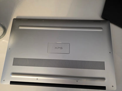 Dell XPS 15 7590 Laptop | Intel Core i7-9750H | 16GB RAM | 512 Ssd | NVIDIA GTX 1650