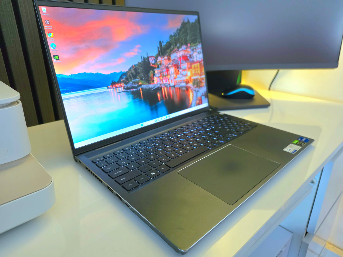 Dell Inspiron 16 Plus 7610 3K Laptop | i7-11800H | RTX 30 Serie | 16GB RAM | 512GB SSD